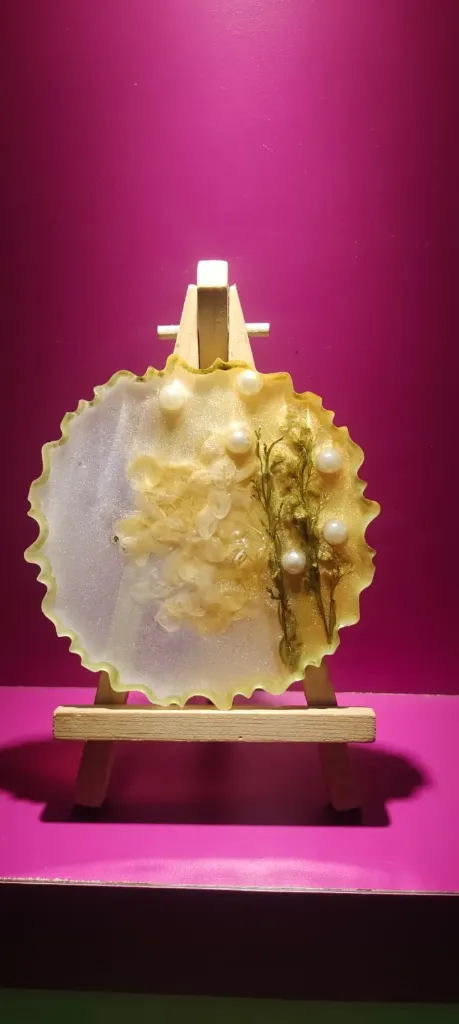 Golden pearl bloom coaster